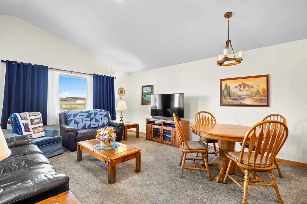 38 Black Hawk Lane Stevensville MT 59870