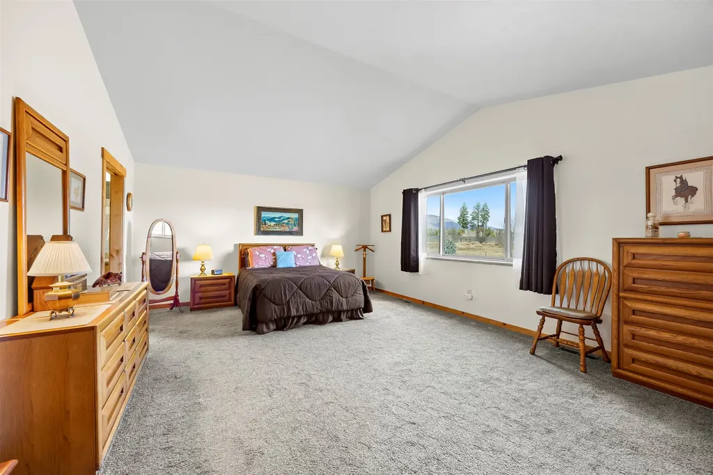 38 Black Hawk Lane Stevensville MT 59870