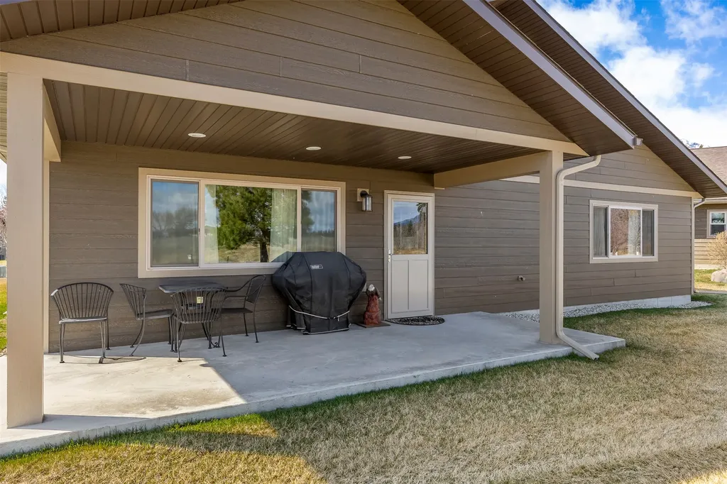 38 Black Hawk Lane Stevensville MT 59870