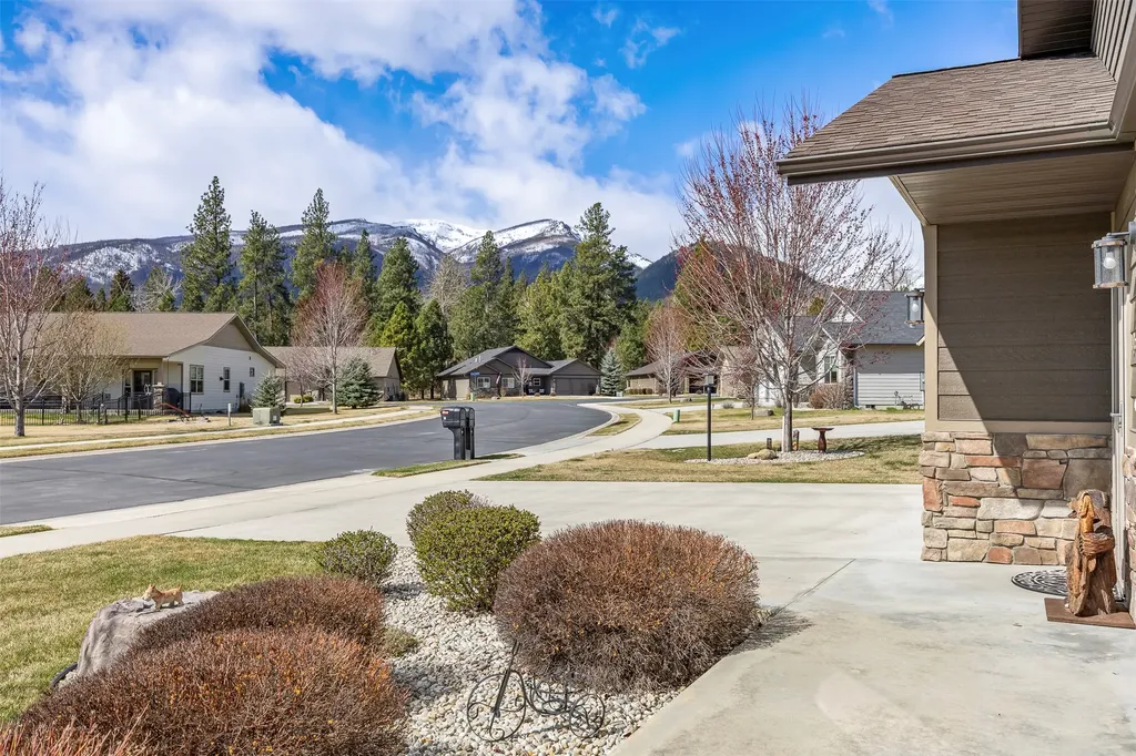 38 Black Hawk Lane Stevensville MT 59870