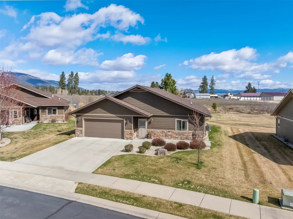 38 Black Hawk Lane Stevensville MT 59870
