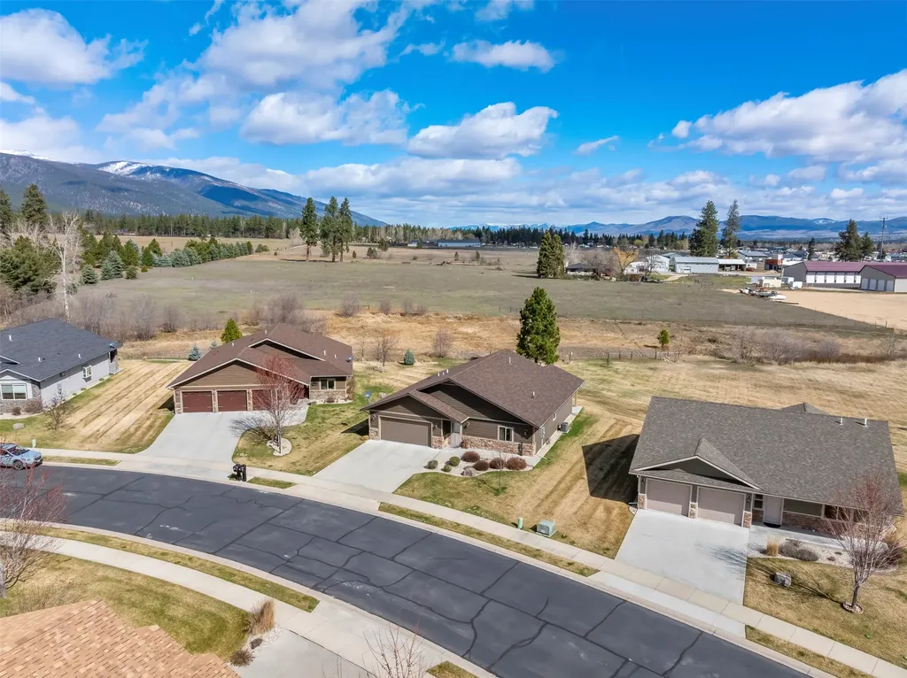 38 Black Hawk Lane Stevensville MT 59870