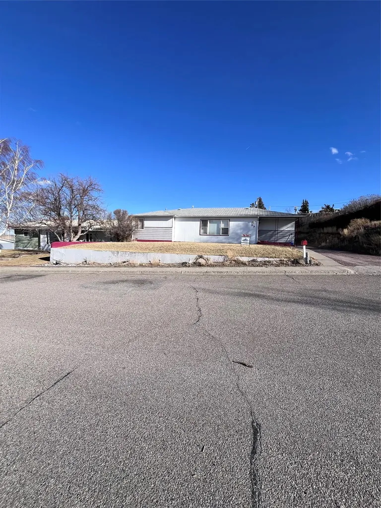33 10th Avenue SE Cut Bank MT 59427