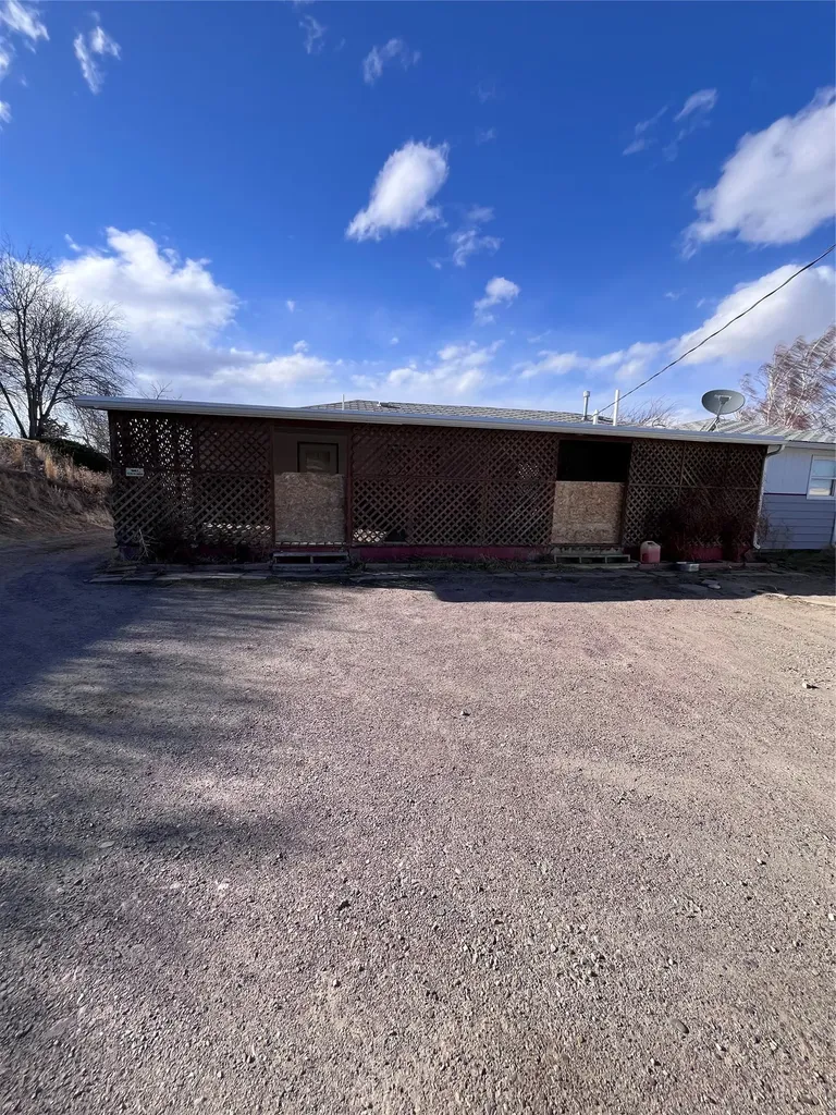 33 10th Avenue SE Cut Bank MT 59427