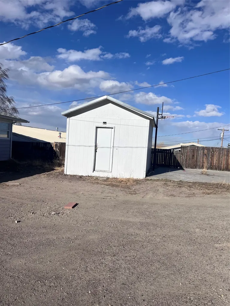 33 10th Avenue SE Cut Bank MT 59427