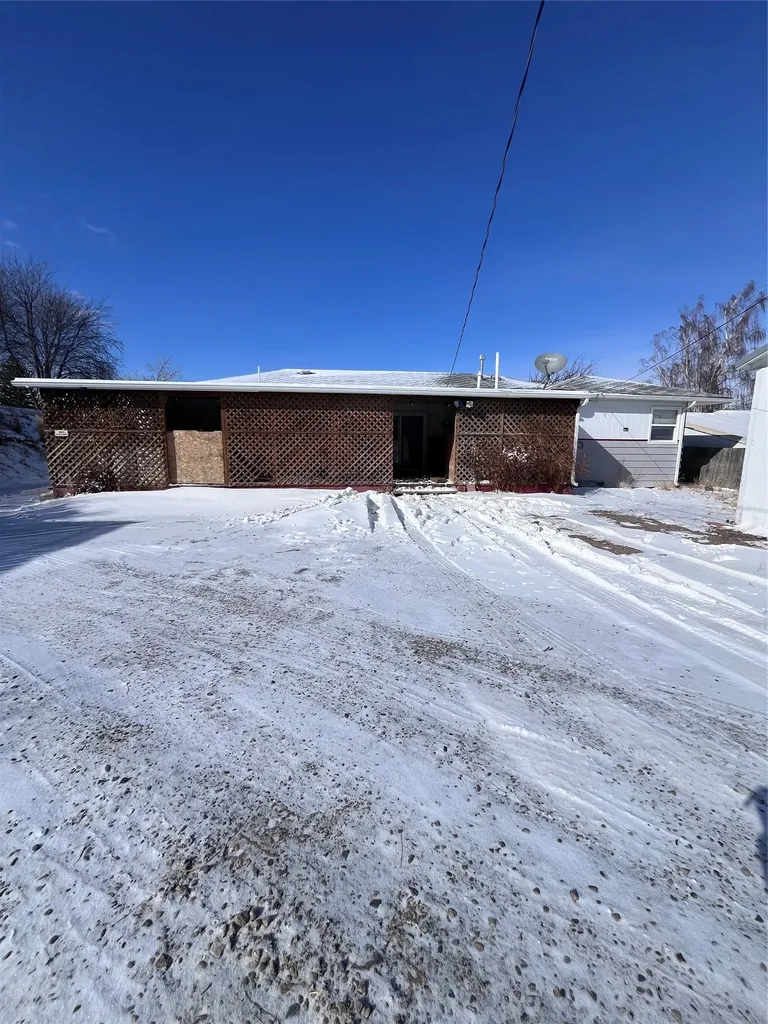 33 10th Avenue SE Cut Bank MT 59427