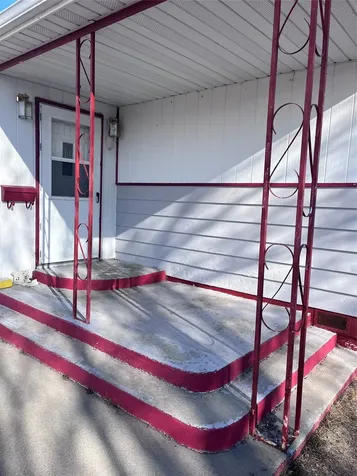 33 10TH Avenue SE Cut Bank MT 59427
