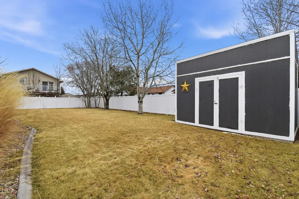 328 35th Avenue NE Great Falls MT 59404