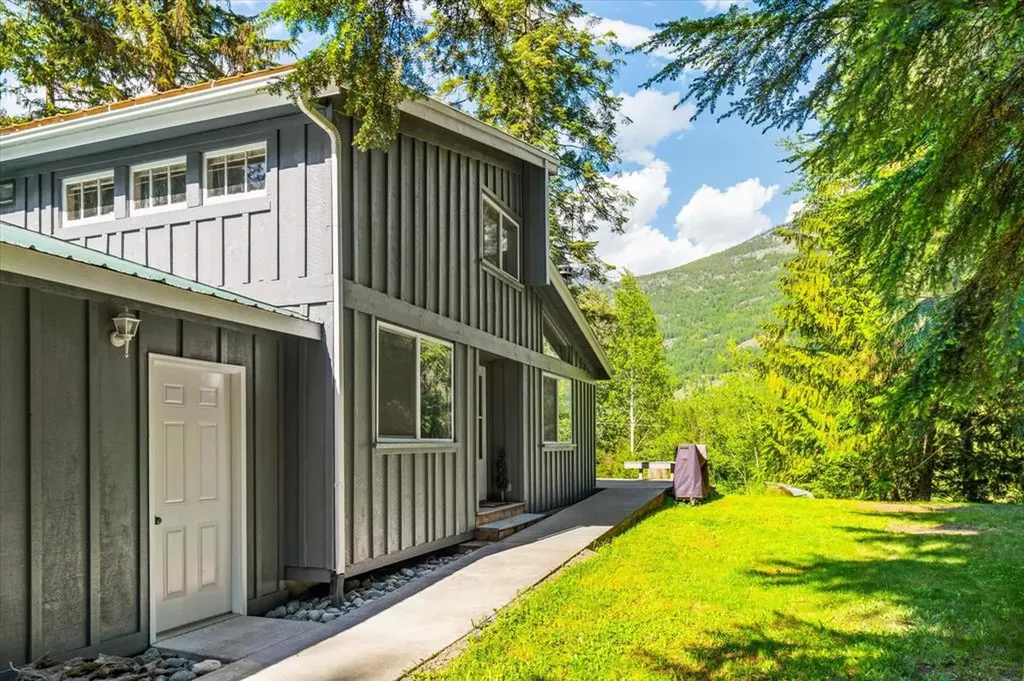 136 Holly Drive Troy MT 59935