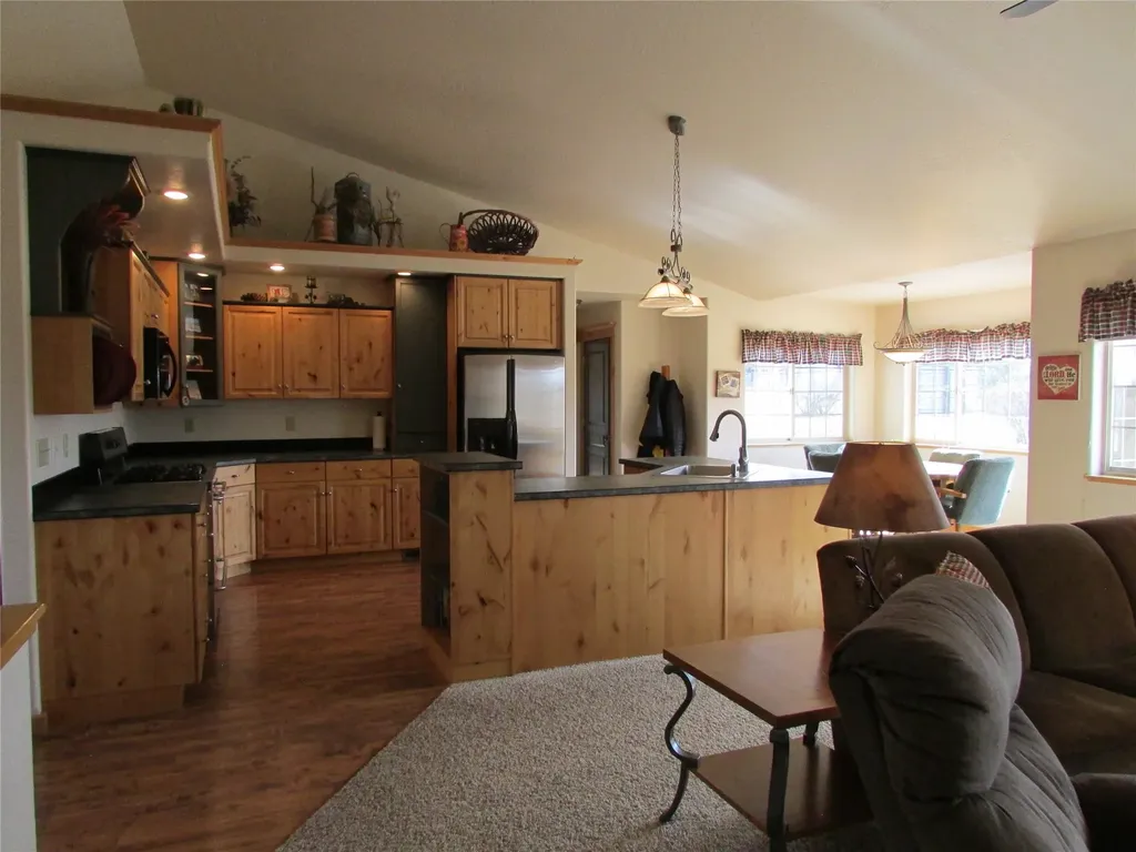 455 Clearview Drive Corvallis MT 59828