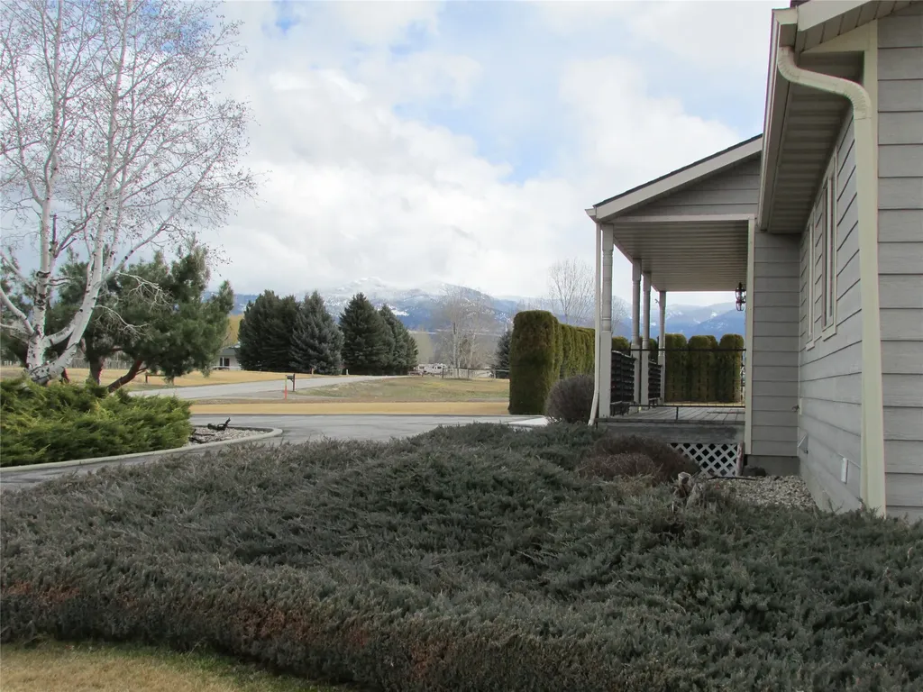 455 Clearview Drive Corvallis MT 59828
