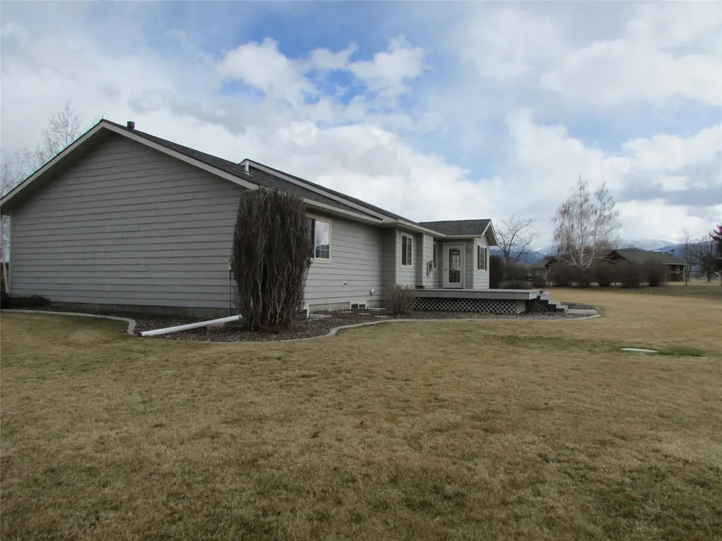 455 Clearview Drive Corvallis MT 59828