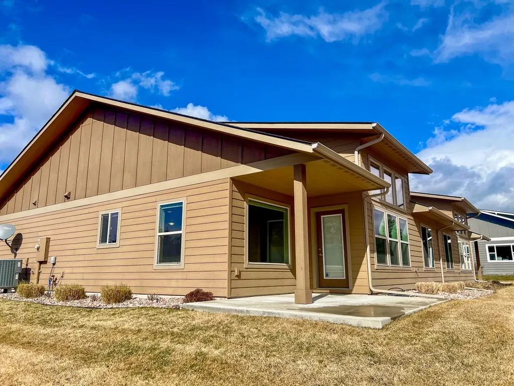 19 Crossbuck Trail Bigfork MT 59911