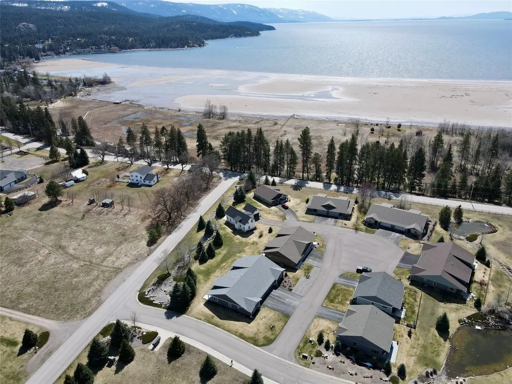 19 Crossbuck Trail Bigfork MT 59911