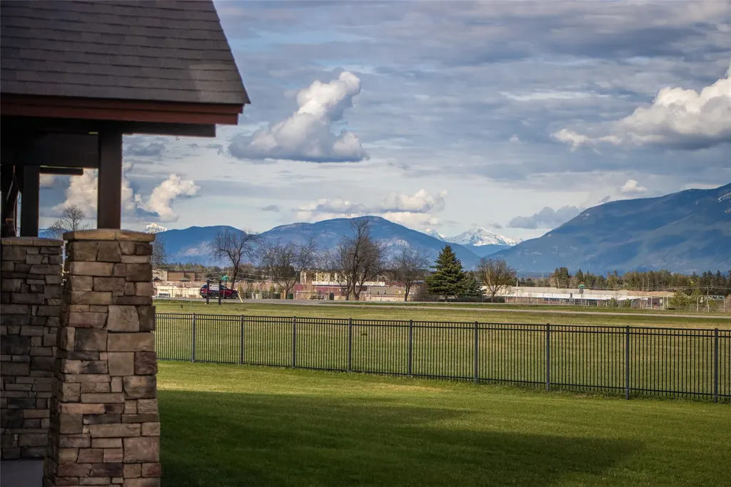 129 Meadow Vista Loop Kalispell MT 59901