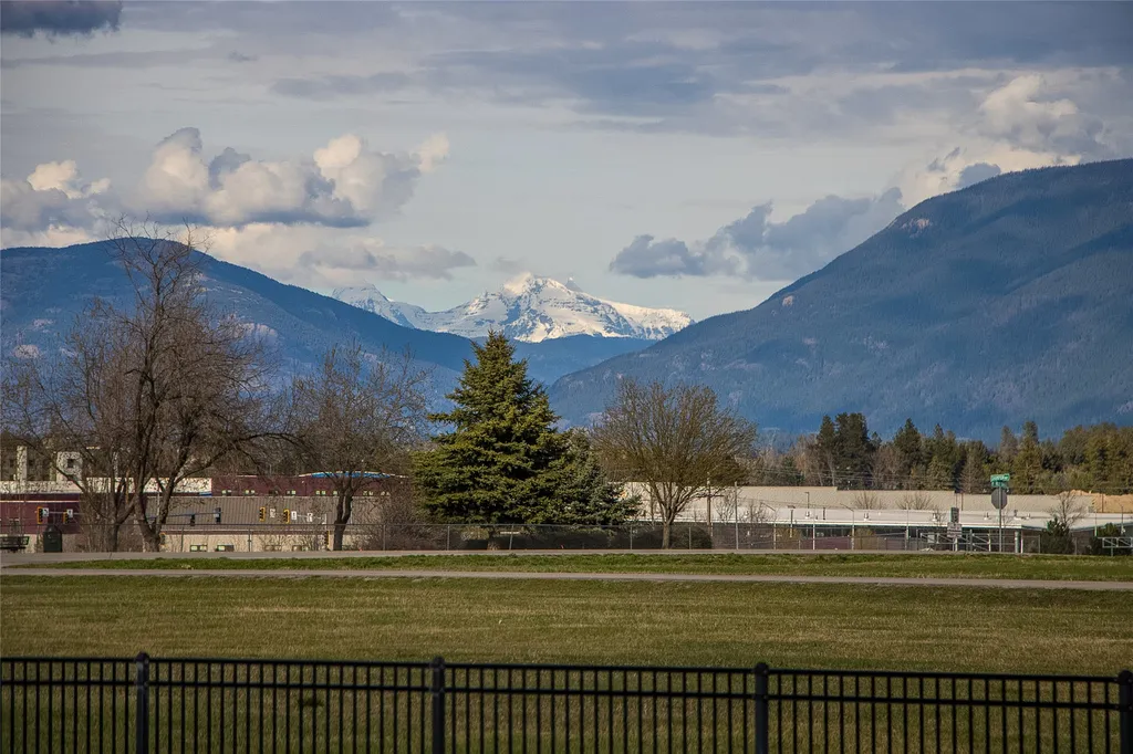 129 Meadow Vista Loop Kalispell MT 59901