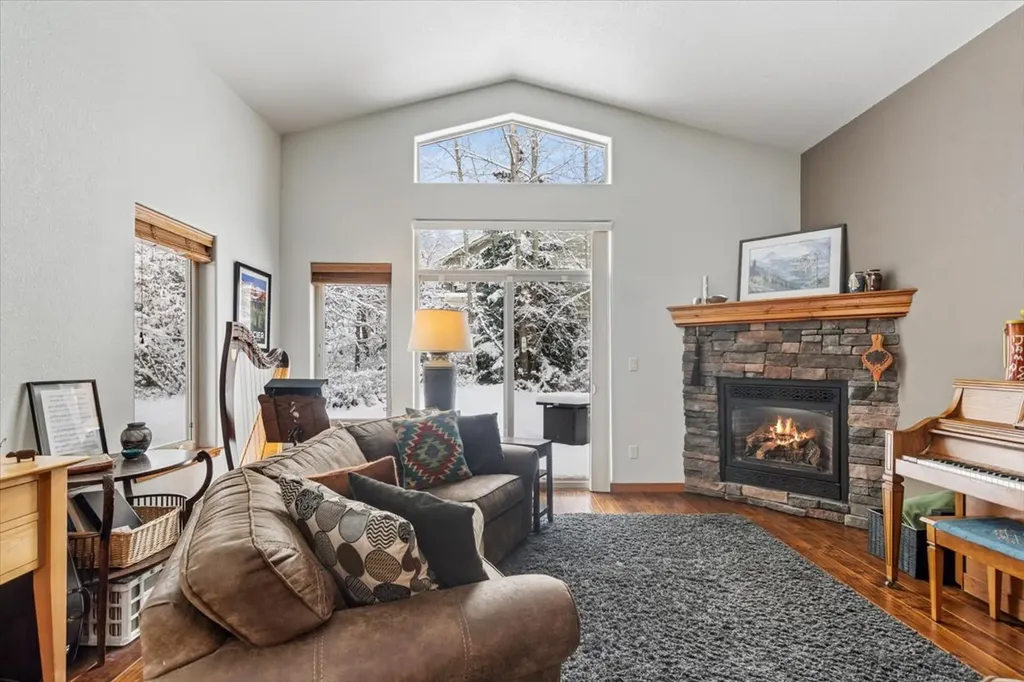 141 Oakmont Loop Columbia Falls MT 59912