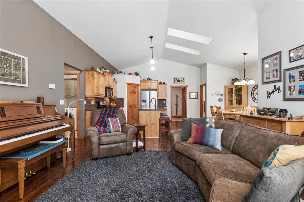 141 Oakmont Loop Columbia Falls MT 59912