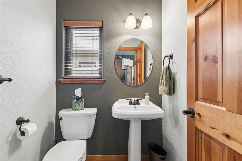 141 Oakmont Loop Columbia Falls MT 59912