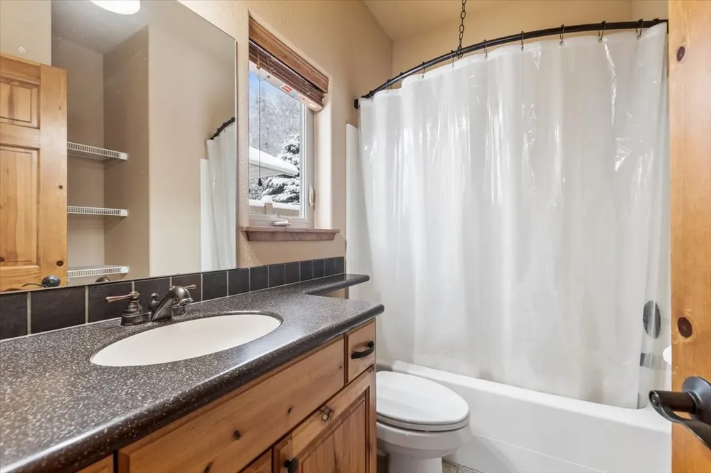 141 Oakmont Loop Columbia Falls MT 59912