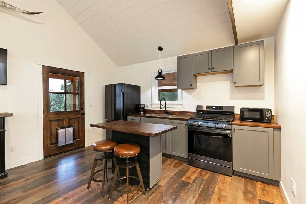 30260 Beavertail Road Clinton MT 59825