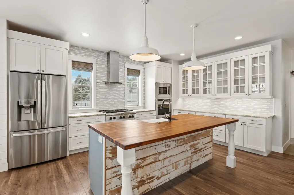 1334 Ponderosa Ridge Drive Bigfork MT 59911