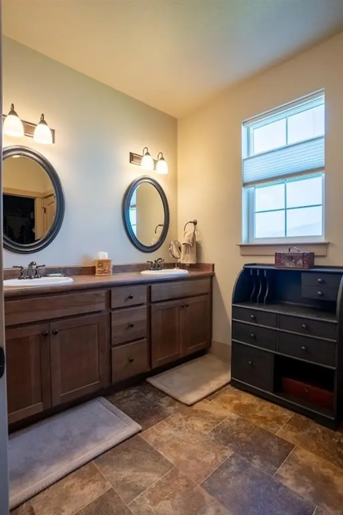 602 Md Circle Hamilton MT 59840