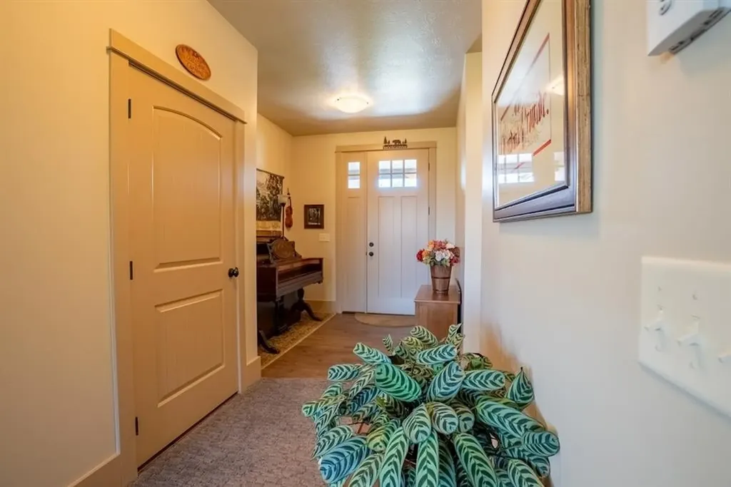 602 Md Circle Hamilton MT 59840