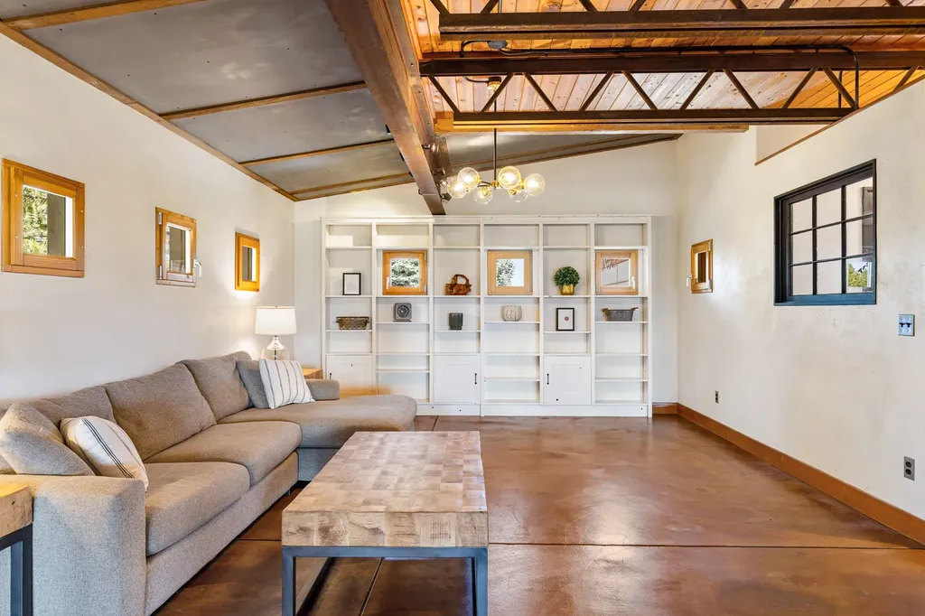 2449 Turkey Red Lane Bozeman MT 59715