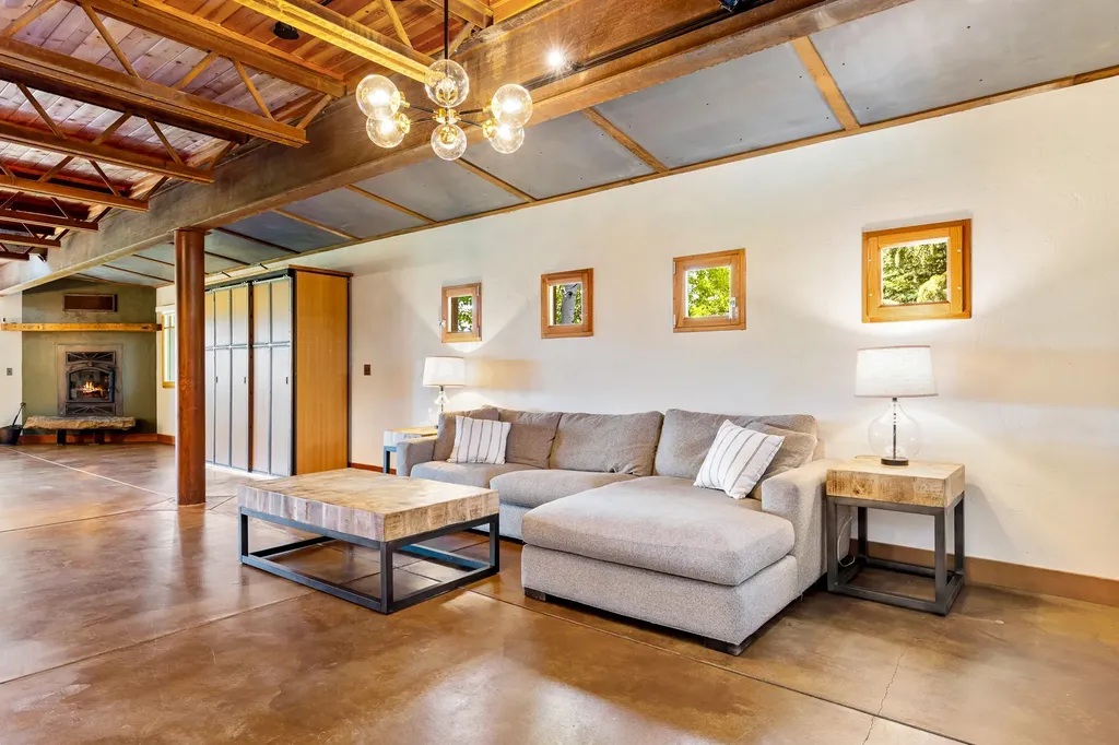 2449 Turkey Red Lane Bozeman MT 59715