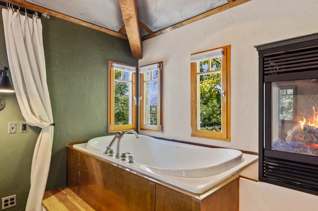 2449 Turkey Red Lane Bozeman MT 59715