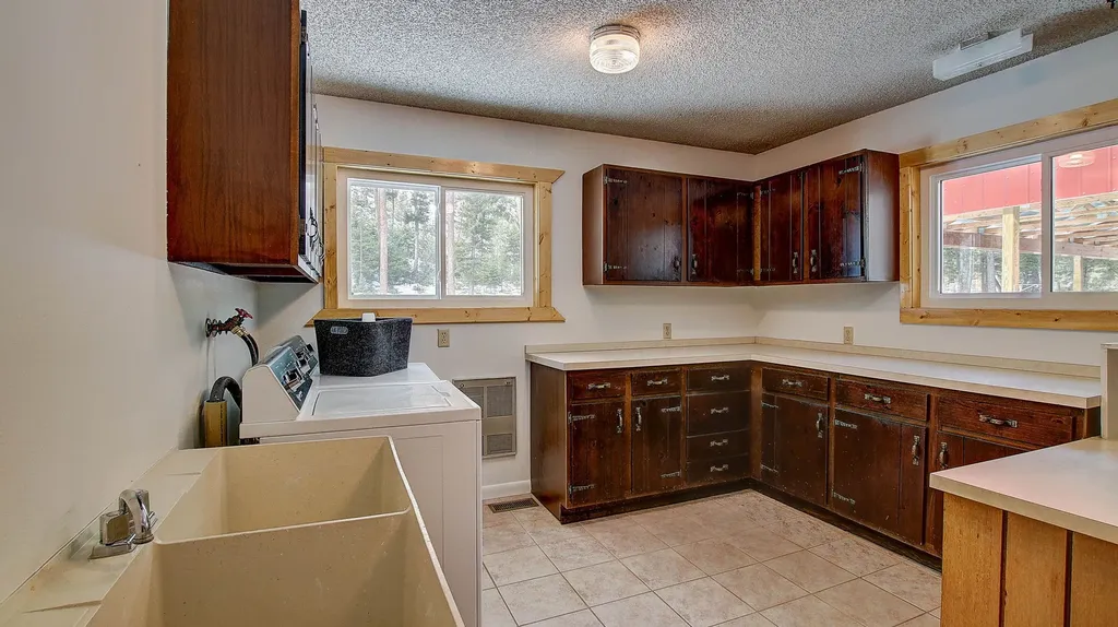 12014 Chase Lane Clinton MT 59825