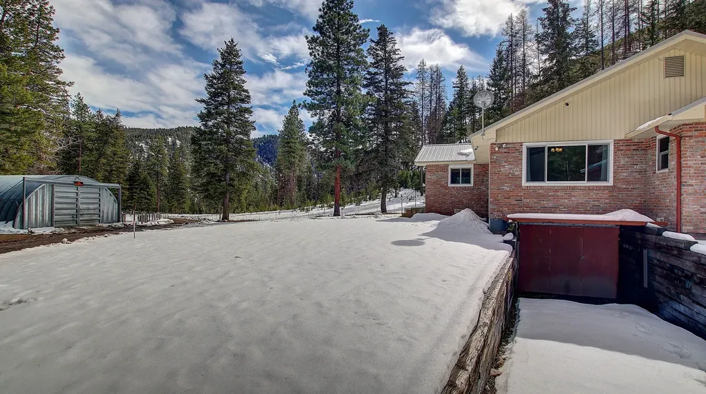 12014 Chase Lane Clinton MT 59825
