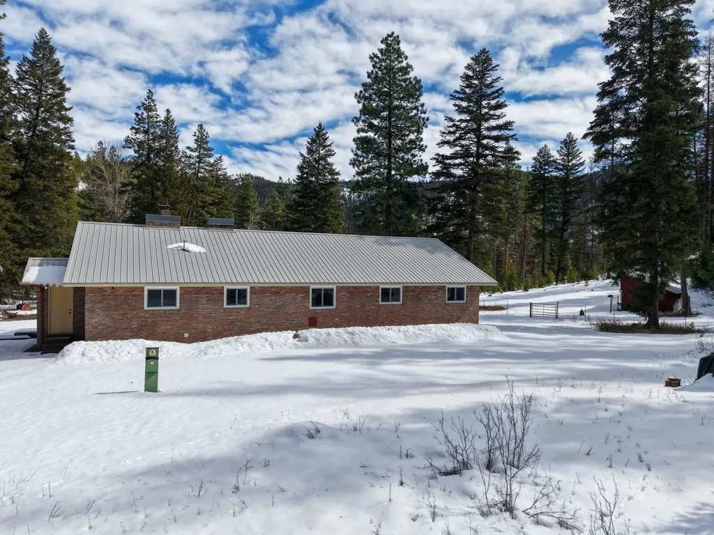 12014 Chase Lane Clinton MT 59825