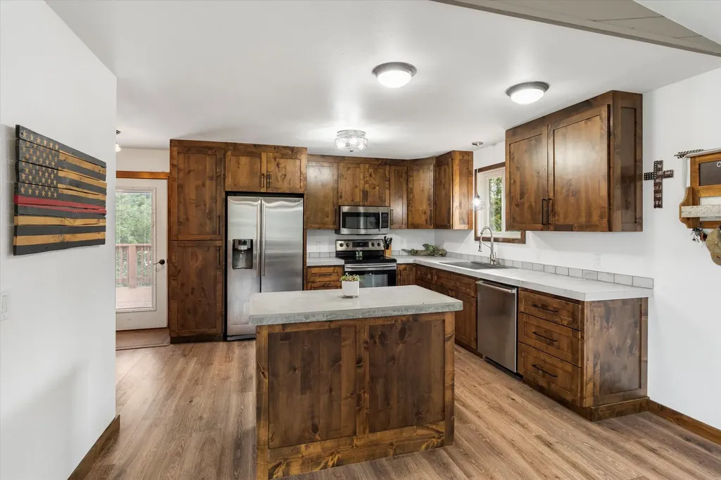 165 Reeds Lane Columbia Falls MT 59912