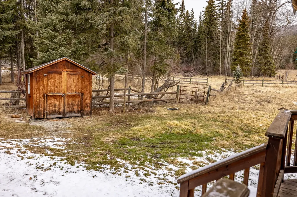49386 Happy Trail Lane Proctor MT 59929