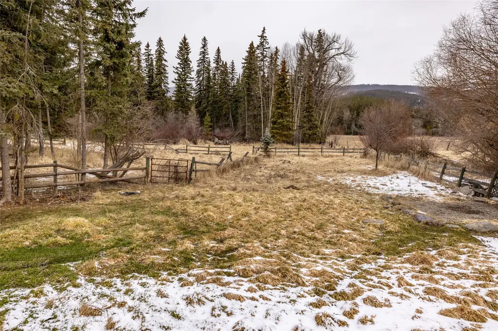 49386 Happy Trail Lane Proctor MT 59929