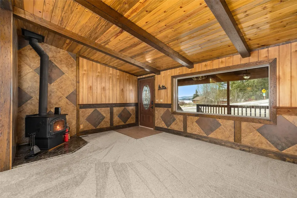 49386 Happy Trail Lane Proctor MT 59929