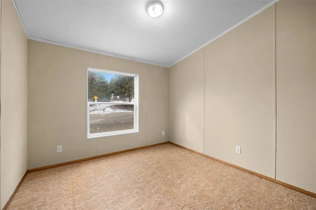 49386 Happy Trail Lane Proctor MT 59929