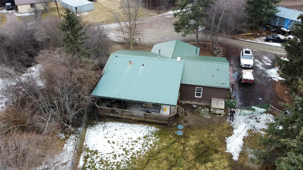 49386 Happy Trail Lane Proctor MT 59929