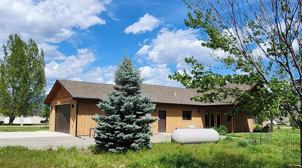 25 Mary Kay Road Plains MT 59859