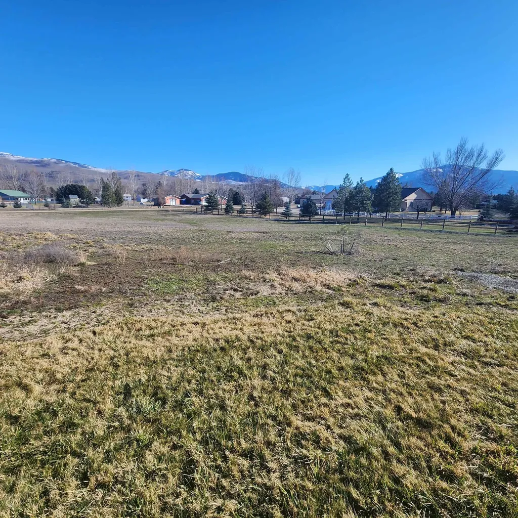 25 Mary Kay Road Plains MT 59859