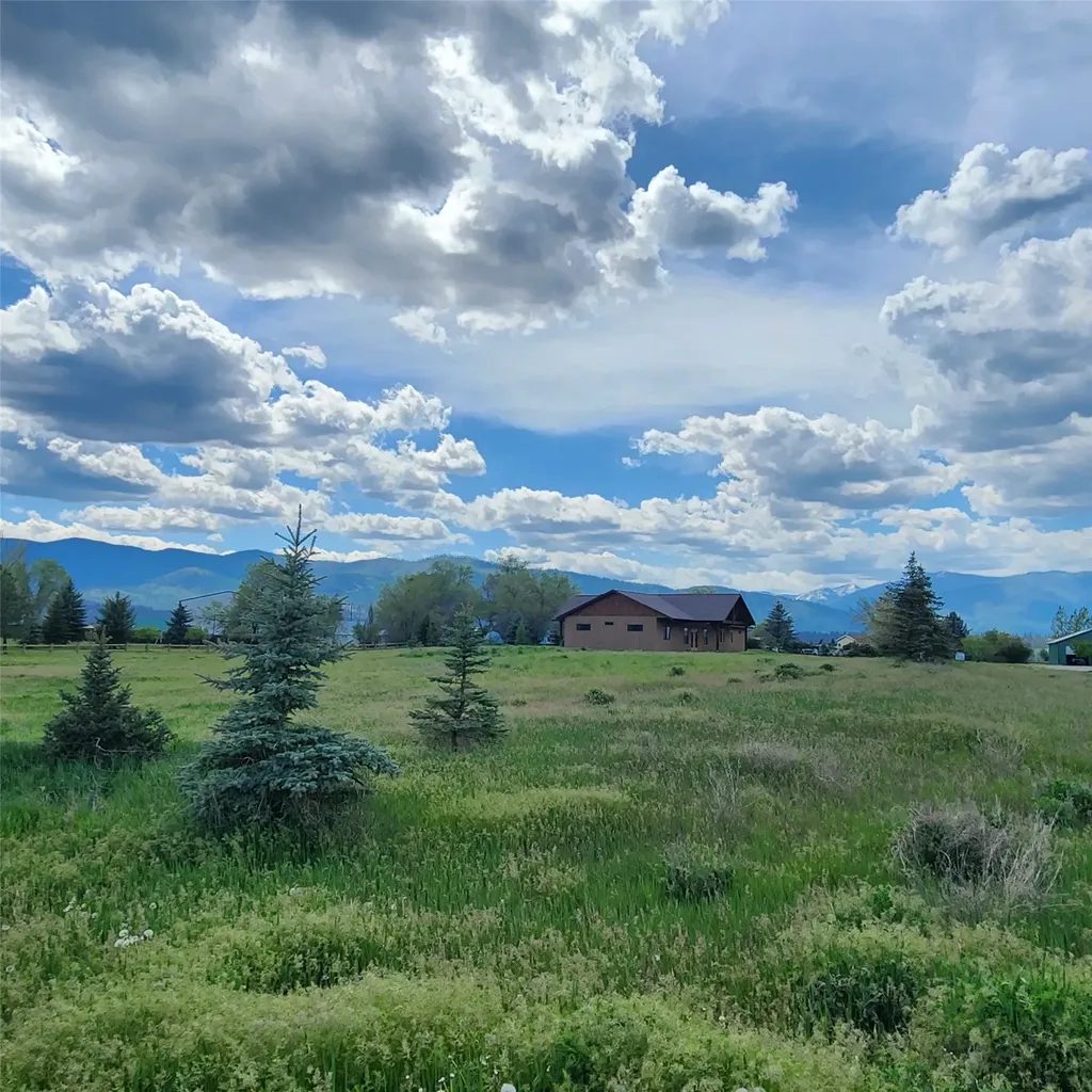 25 Mary Kay Road Plains MT 59859