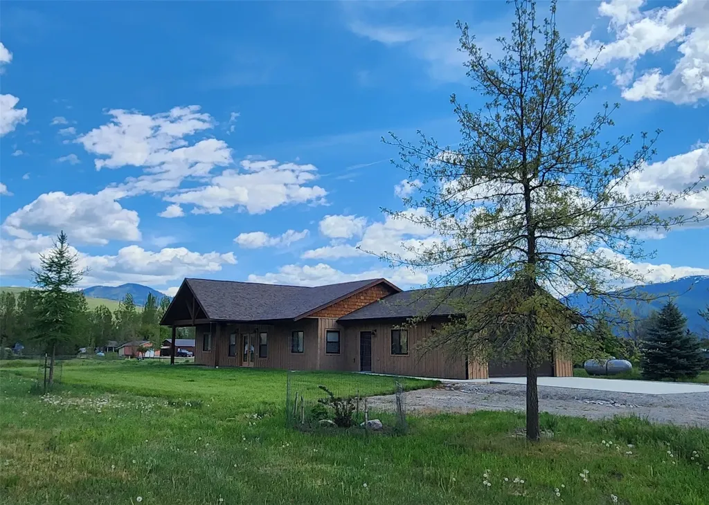 25 Mary Kay Road Plains MT 59859