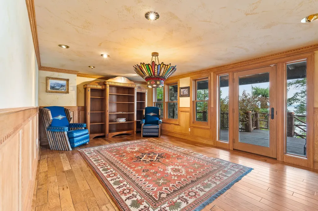 24037 Geri Lane Bigfork MT 59911