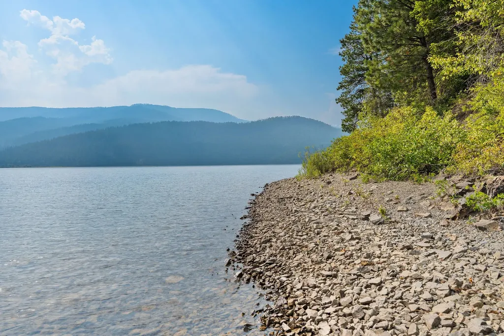 24037 Geri Lane Bigfork MT 59911