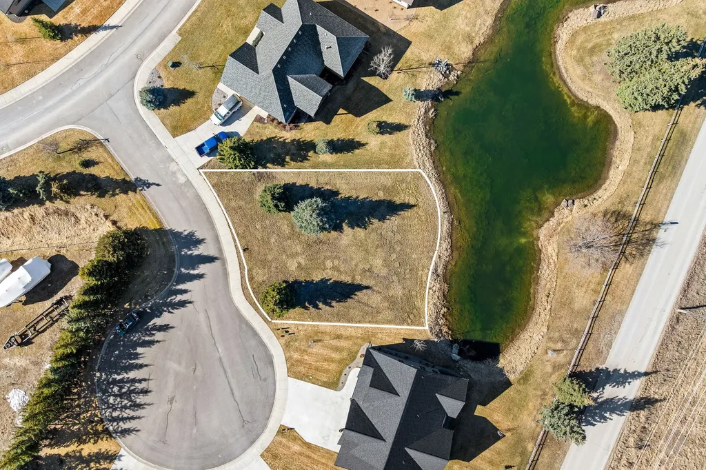 50 Lake Pointe Way Bigfork MT 59911