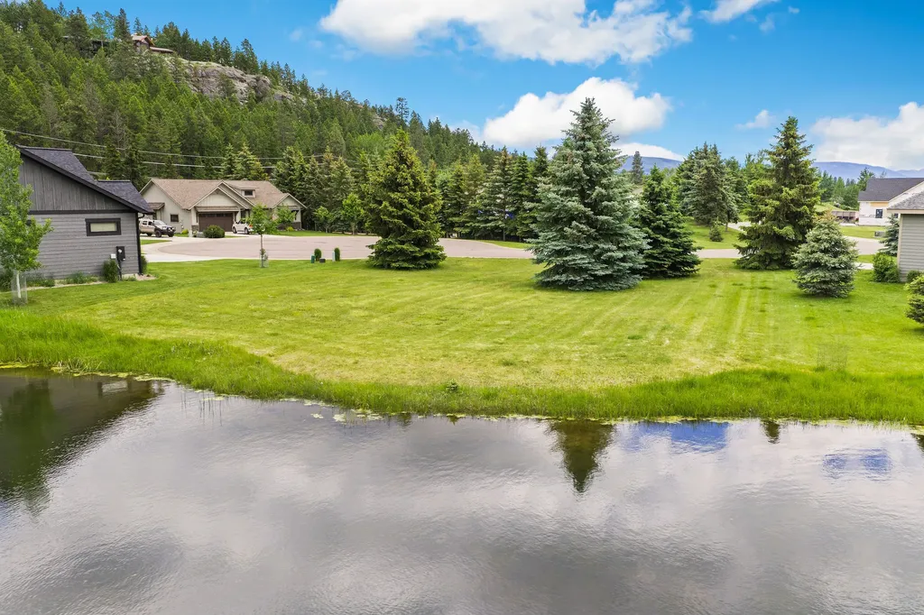 50 Lake Pointe Way Bigfork MT 59911