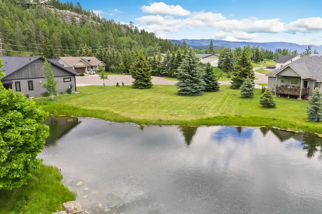 50 Lake Pointe Way Bigfork MT 59911