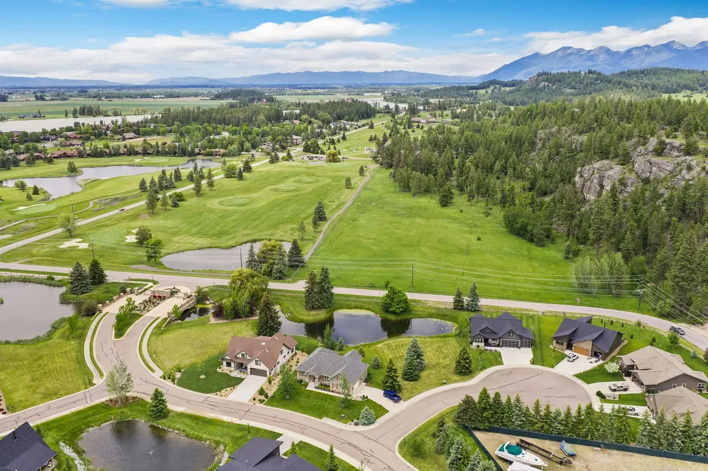 50 Lake Pointe Way Bigfork MT 59911